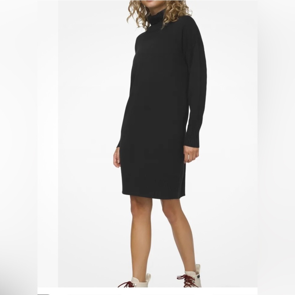 NEW Lululemon Softer Still Dress Small Long Sleeve "New without tags"